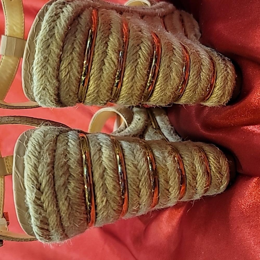 JESSICA SIMPSON Platform sandal wedge espadrille jute gold details